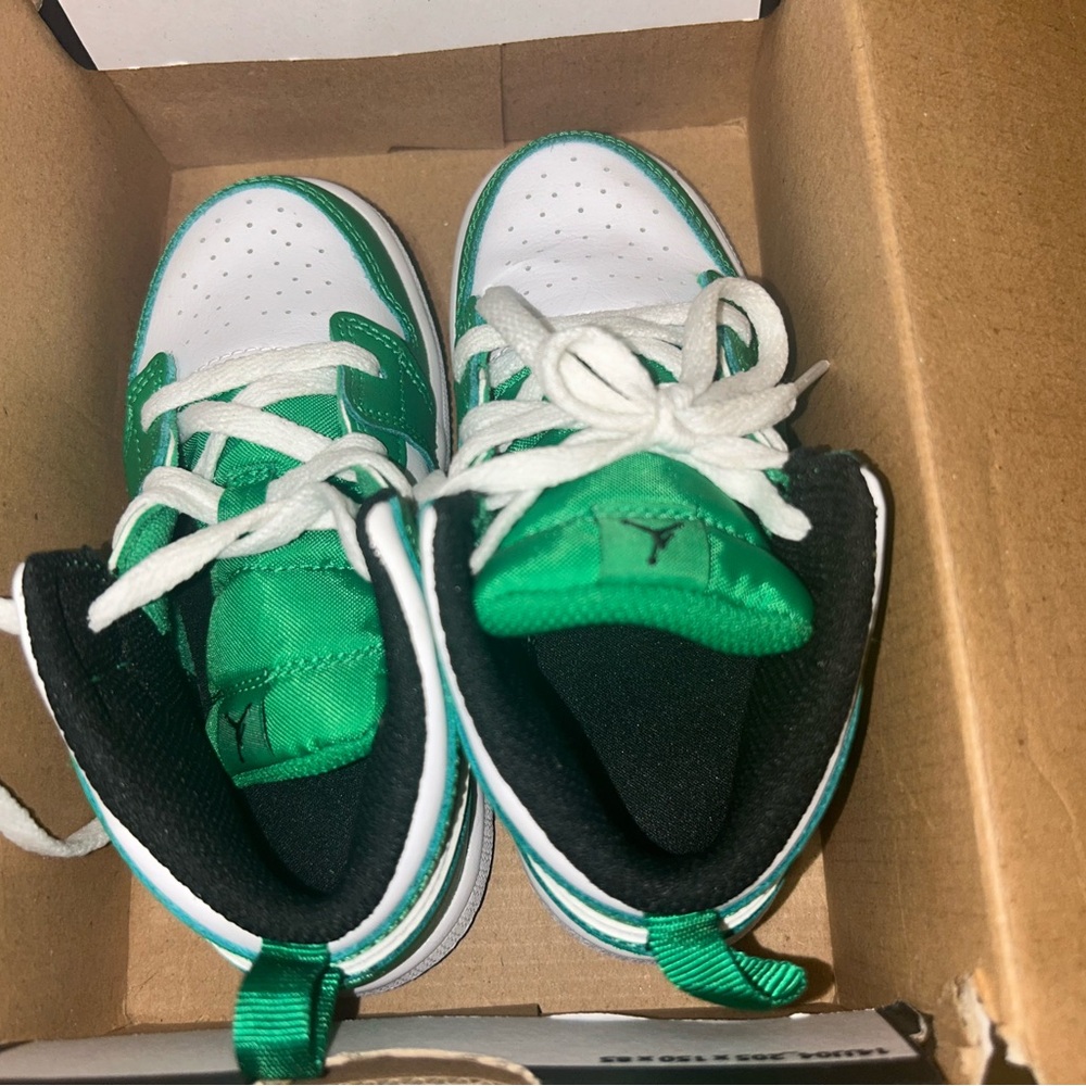 Jordan Kids Sneakers in Green and White